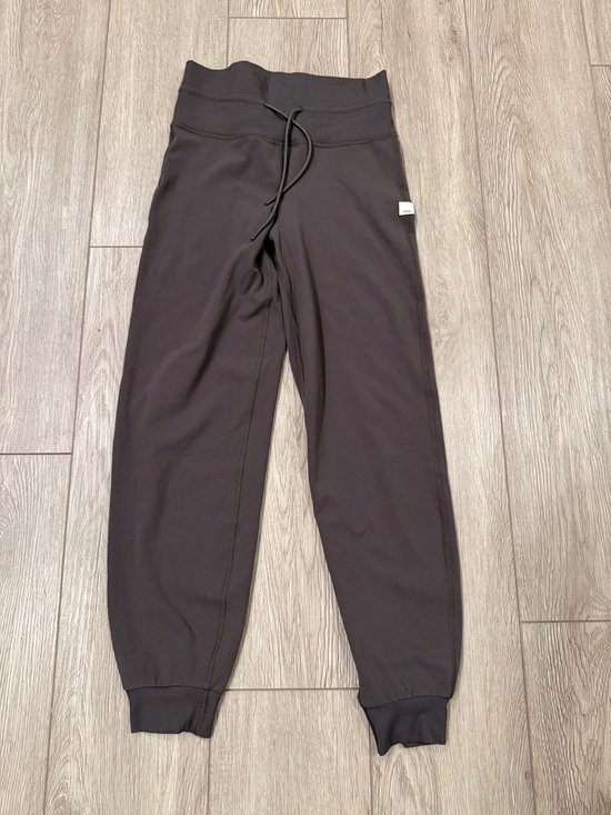 Vuori Pants - Vuori Women's Dark Brown Drawstring Jogger Pants